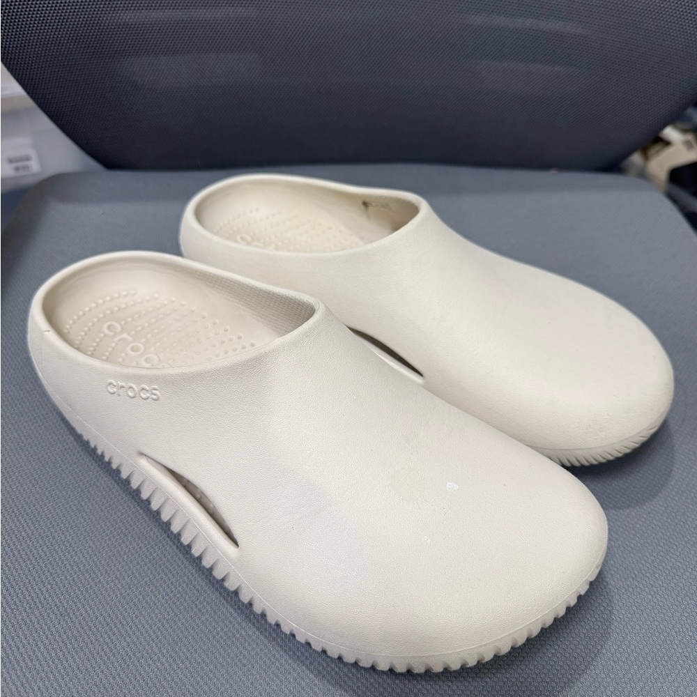 CROCS White Slip-On mellow Clog Footbed
